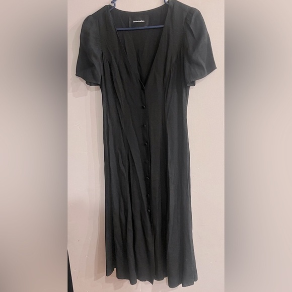 REFORMATION Women’s Black Short Sleeve V-Neck Button Down Tie Back Midi Dress - Picture 1 of 6